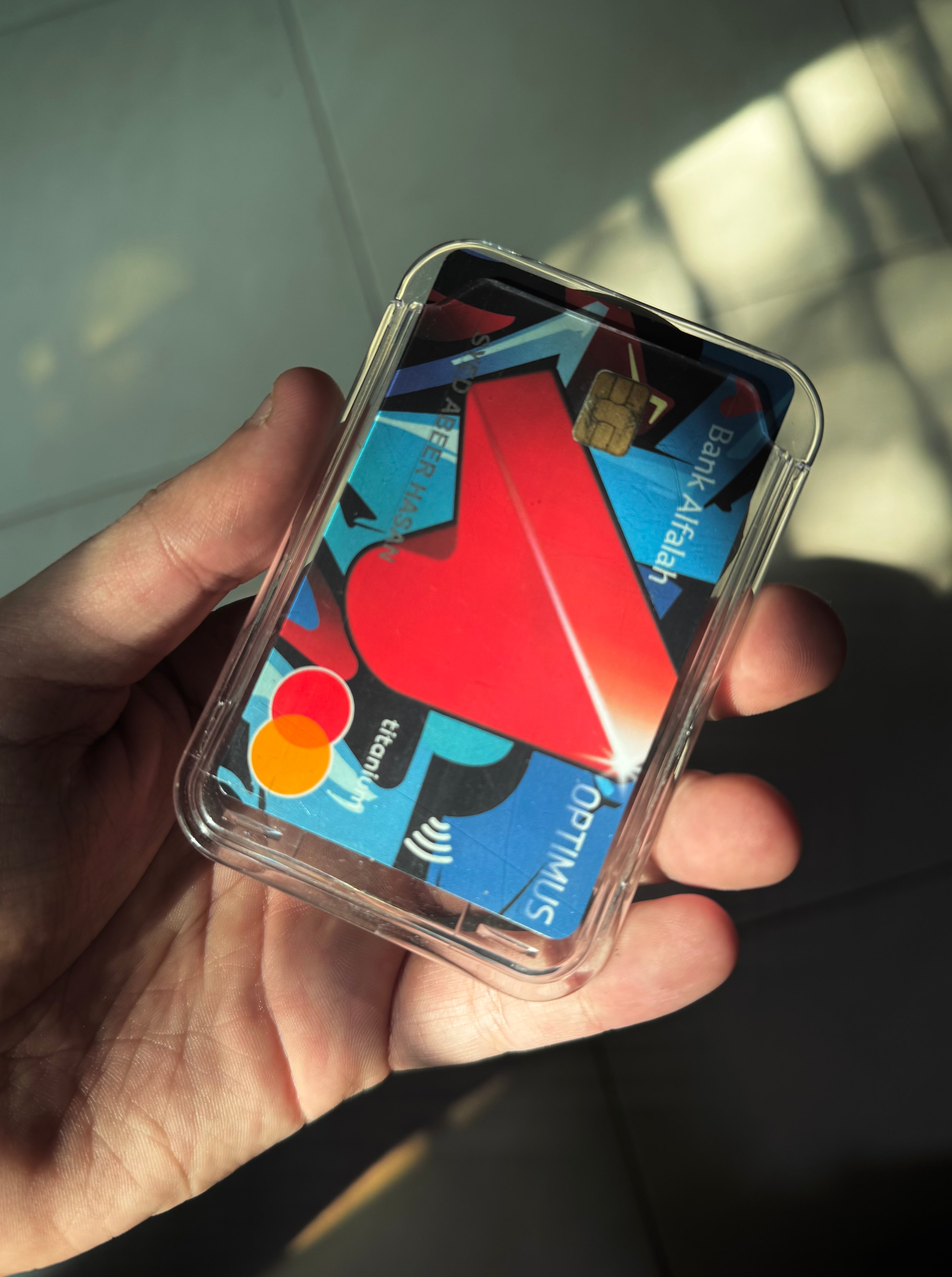 محفظة بطاقات فليكس الشفافة ماجسيف