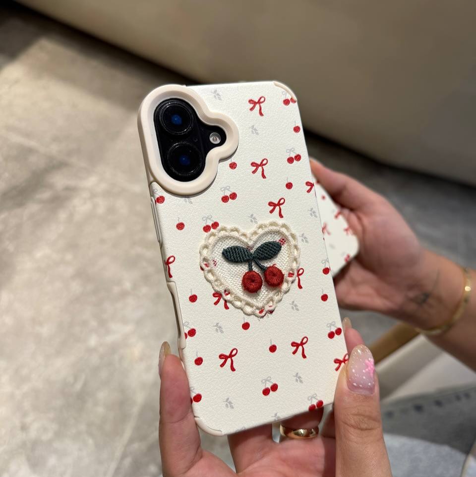 جراب مرن بتصميم كرزة لطيفة